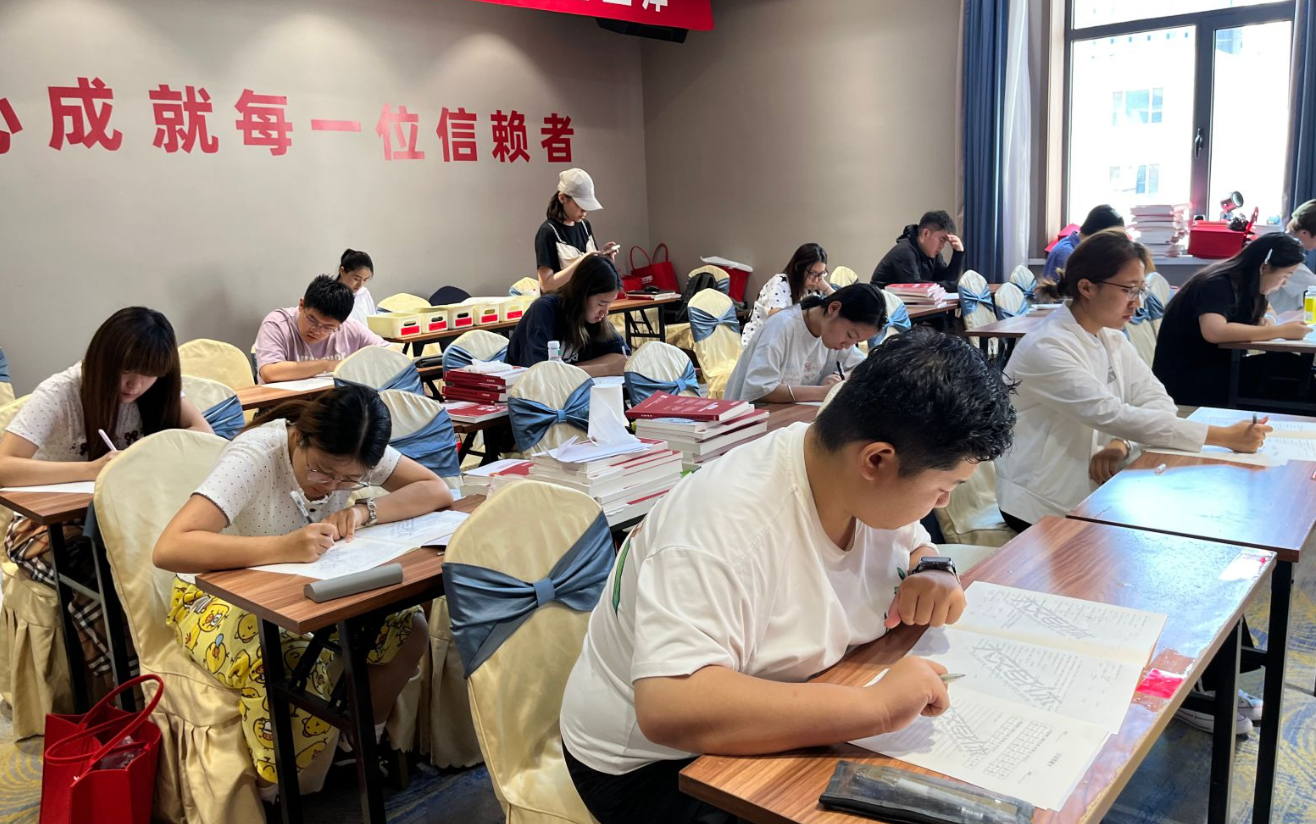 【大文喜报】全榜揭晓！大文专升本2026届高分天团亮相，200分以上高分段全面开花！